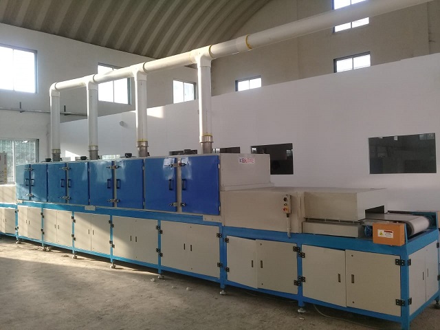 Continuous Type Microwave Dryer